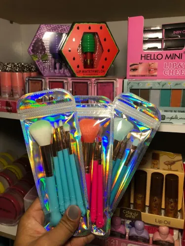 L&Q Makes e Acessórios (Preço único de $9,99)