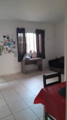 CASA EM CONDOMÍNIO FECHADO - 1 DORMITÓRIO COM VAGA DE GARAGEM