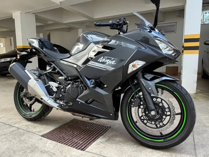Ninja 400 2022 baixíssima km - estado de zero