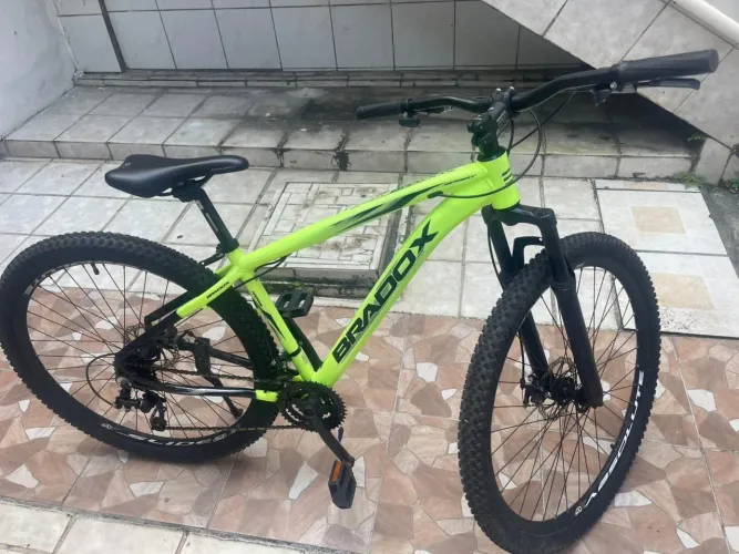 Disponível praticamente nova bike