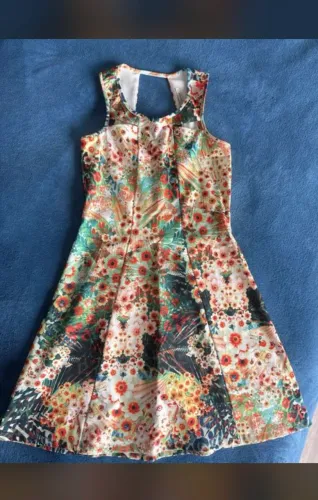 6 vestidos tamanho G por 100,00
