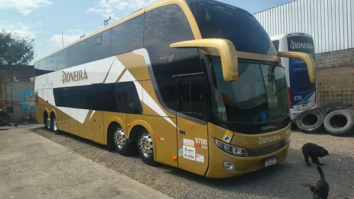 Ônibus DD Comil Invictus