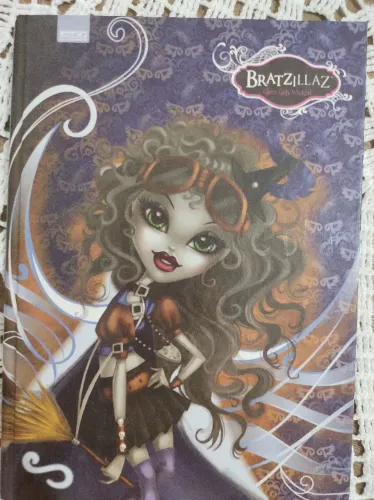 Caderno Bratzillaz pequeno 96 folhas