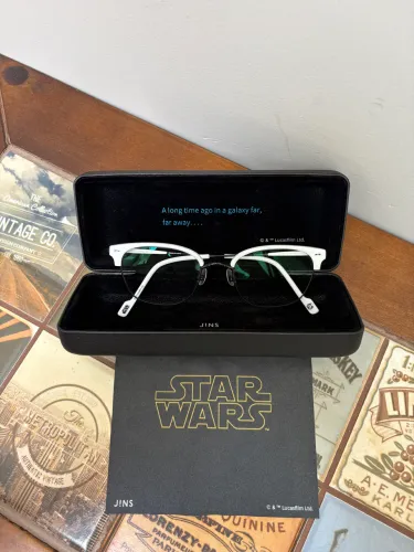 Óculos Jins edição Star Wars