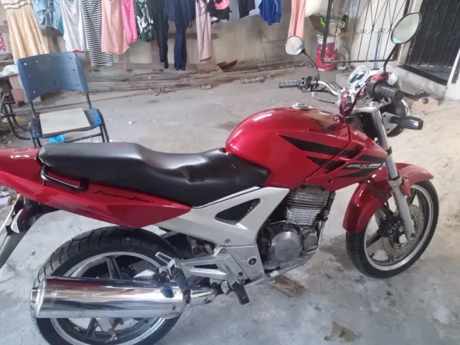 VENDO CBZ TWISTER 250 / 2008