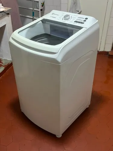 Máquina de Lavar Electrolux 13kg Branca Essential Care com Cesto Inox (LED13)