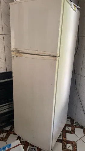 Vendo os três itens 700 reais