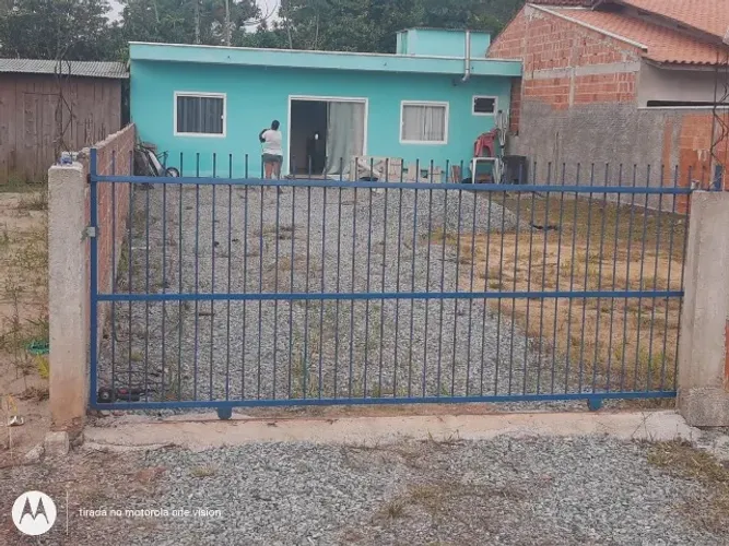 Vendo casa na Barra do itapocu, a 200 metros da lagoa. 1 quarto, sala, cozinha e banheiro 