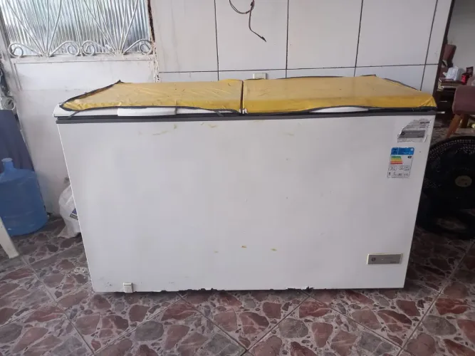 Freezer horizontal de duas portas