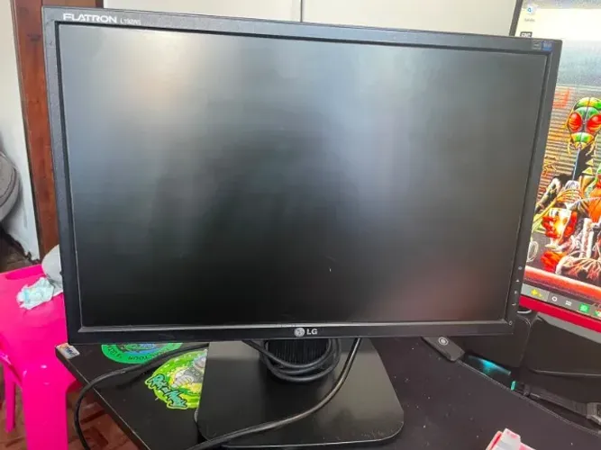 Monitor LG Flatron L192WS-BN 19" + Adaptador HDMI (Pronto para Uso)
