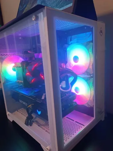 PC Gamer i7-10700KF + RTX 3060 12 GB + 16 GB RAM ? Gabinete Novo RGB