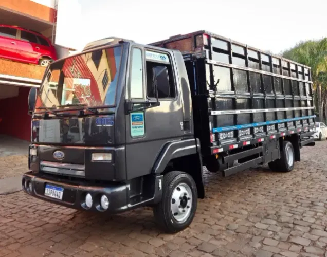 CAMINHAO CARGO 815 BOIADEIRO