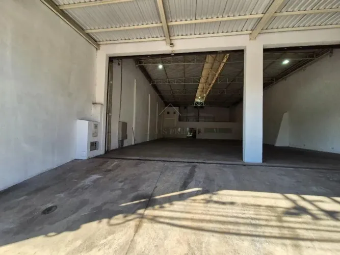 Galpão para alugar em Cotia, Jardim Santa Paula, com 525 m²