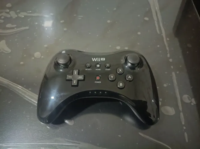 PRO CONTROLER WIIU