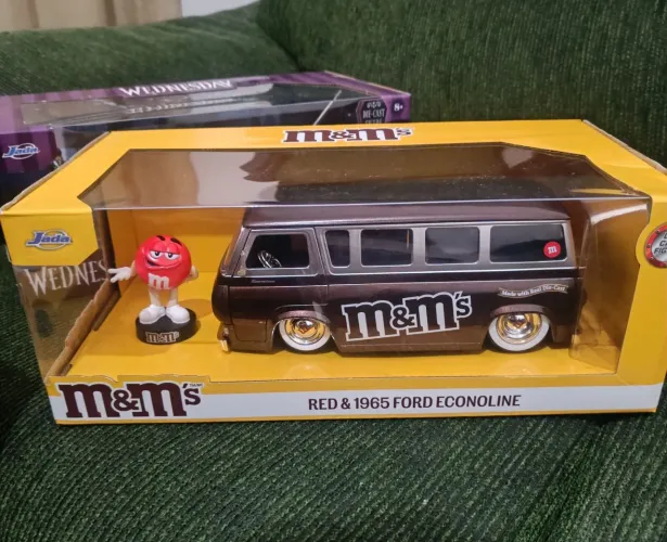 Miniatura Ford econoline 1:24