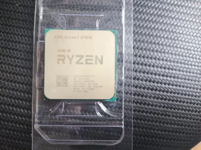 Kit Ryzen 7 3700X + Cooler Master Hyper + Teclado Mecânico Switch Blue (Conjunto R$ 599)