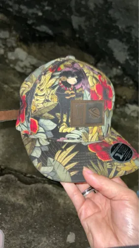 Boné da lost precinho pra ir hoje levo até você boné tá 10/10?