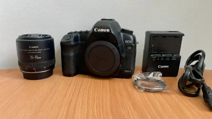 Canon 5D Mark II + Lente EF 35-70mm F3.5-4.5