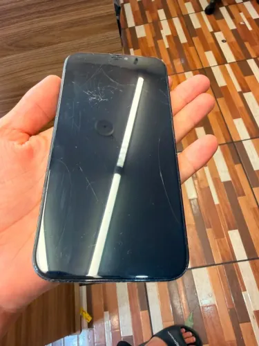 Iphone 12 pro Max com avarias