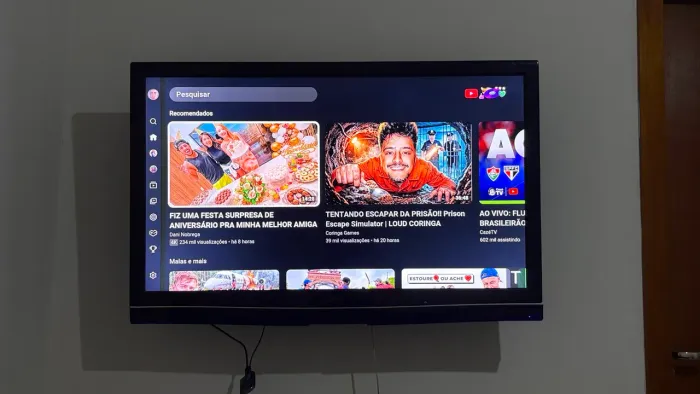 TV AOC 42? LED - Modelo LE42H057D + Roku Express