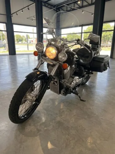 Shadow 750