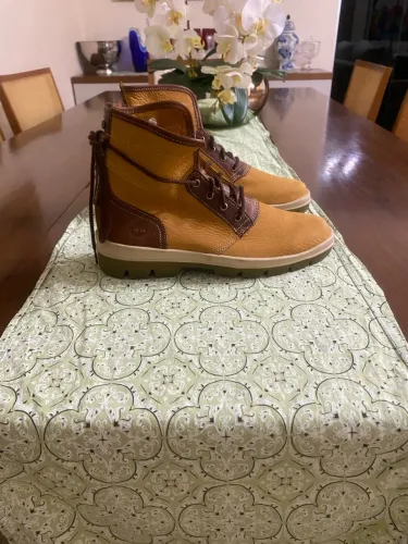 Bota TIMBERLAND ORIGINAL, 42, nova nunca usada.