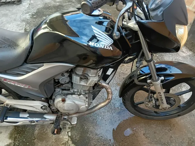 Vendo titan 150 esdi mim flex 2012 valor  10.000 reais 