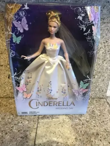 BONECA CINDERELA LIVE ACTION (VESTIDO NOIVA).2014