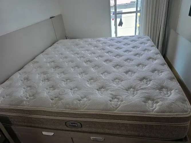 COLCHÃO KING SIZE - SIMMONS