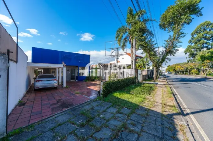 CASA TÉRREA C/4 QUARTOS E 4 VGS VEÍCULOS