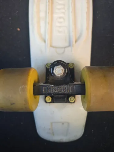 skate kronik + rolamento red bones