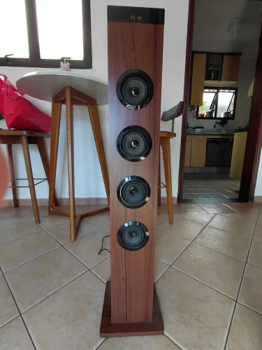Caixa acústica torre