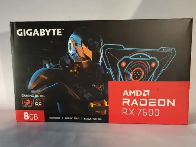 Placa de Video Gigabyte Radeon RX 7600 Gaming OC 8GB GDDR6 Triple Fan RGB