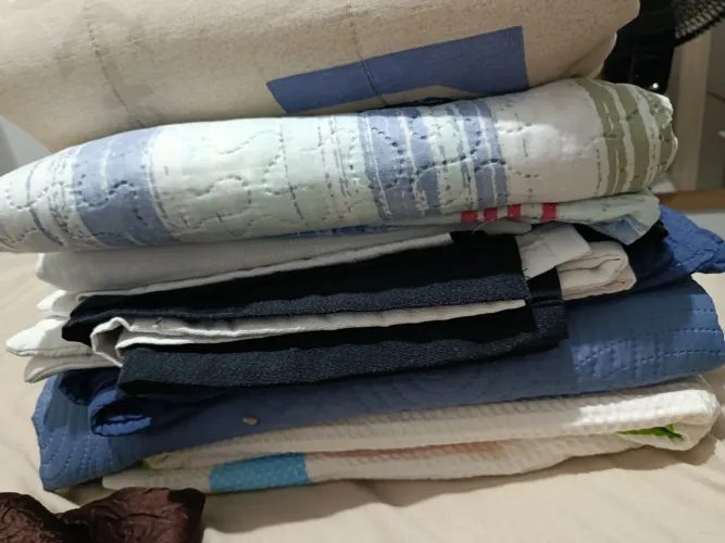Estou vendendo cinco lençol de cama de solteiro por 250