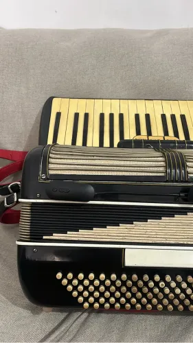 Acordeon Veronese 120 baixos