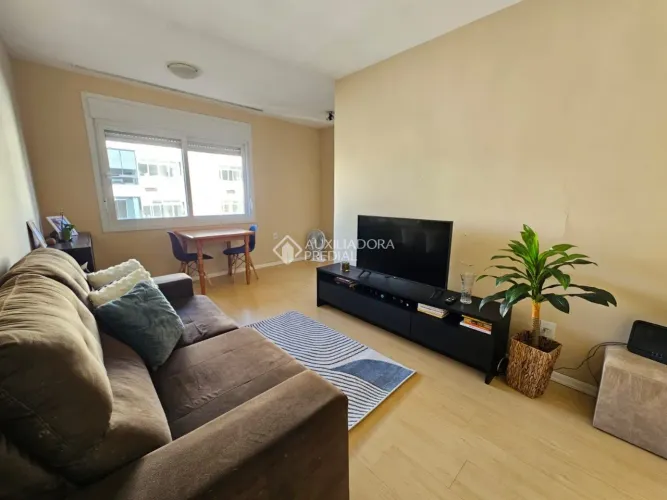 Apartamento com 1 quarto, reformado, garagem e infraestrutura
