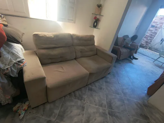 Sofá retrátil e reclinável