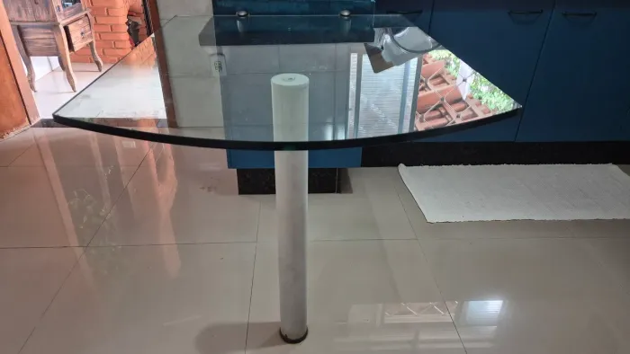 Mesa de Vidro Temperado 15mm - Embutir/Encaixe com mão francesa - 1m x 77cm