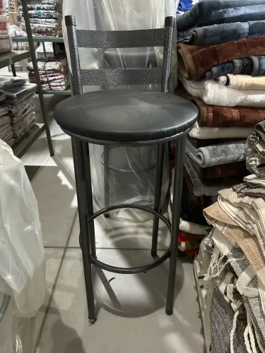 Banqueta alta 70 cm até o acento