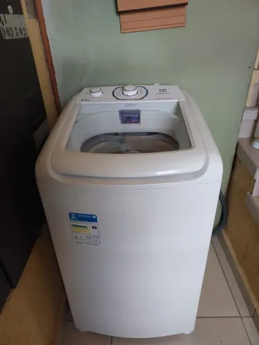 Máquina de Lavar Roupa Funcionando - Retirada