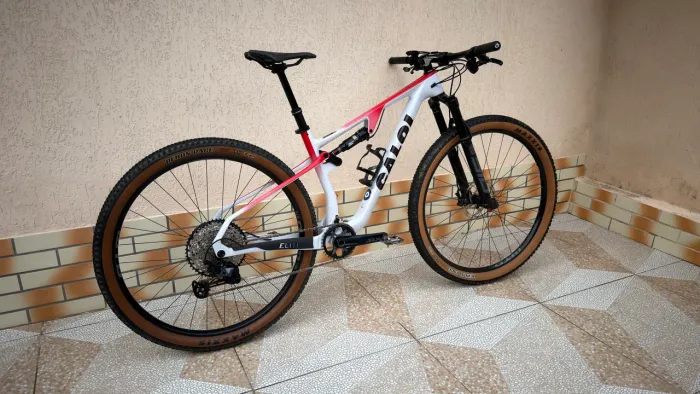 Caloi Elite Carbon FS Sport 2025