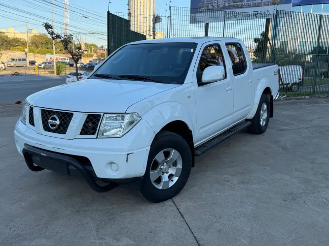 Nissan Frontier XE CD 4X4 2.5 TB Diesel 2013