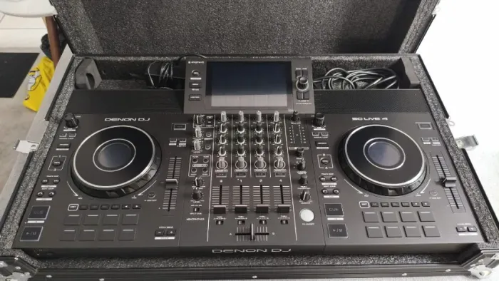 Controladora Denon Sc Live 4