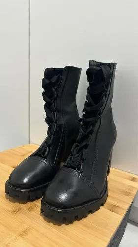 Bota Schutz