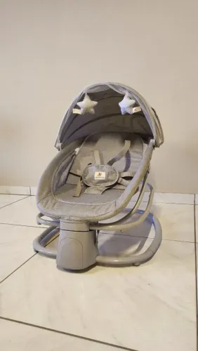 Cadeirinha de balanço elétrica de bebê