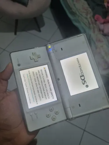 Nitendo dsi desbloqueado com acessórios