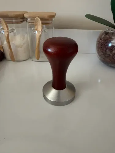 Tamper/Compactador de Café com Cabo de Madeira