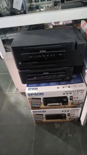 Vendo impressora Epson l3250 l396 p365 l565 todas em ótimo estado e revisada 