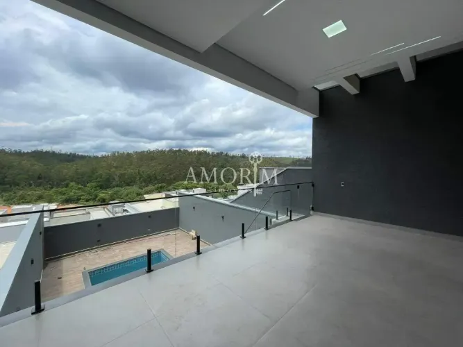CASA À VENDA NO PORTAL DOS IPÊS COM 4 QUARTOS 1 SUÍTE E 2 VAGAS EM CAJAMAR/SP