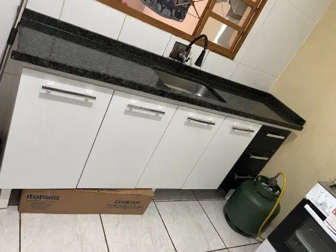 Pia de cozinha de mármore com gabinete 2 metros